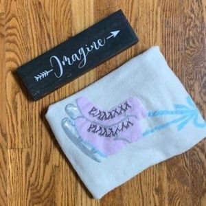 Lauren Conrad Ice skate Sweater